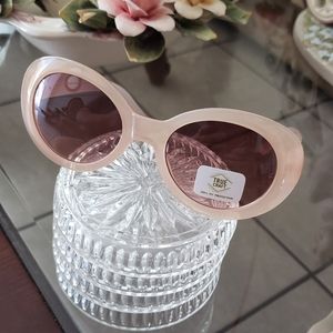 Oval Opaque Smoke Sunglasses
